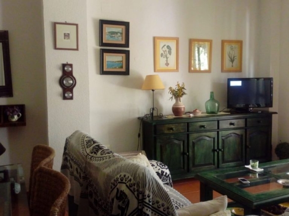 alquiler apartamento con amplio jardin en zahara de los atunes