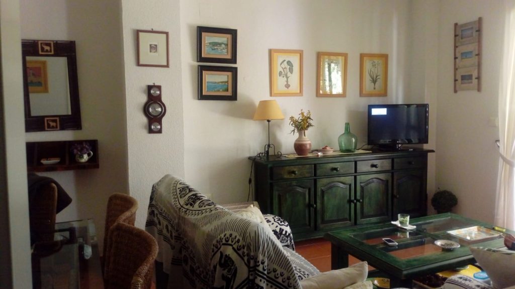 alquiler apartamento con amplio jardin en zahara de los atunes