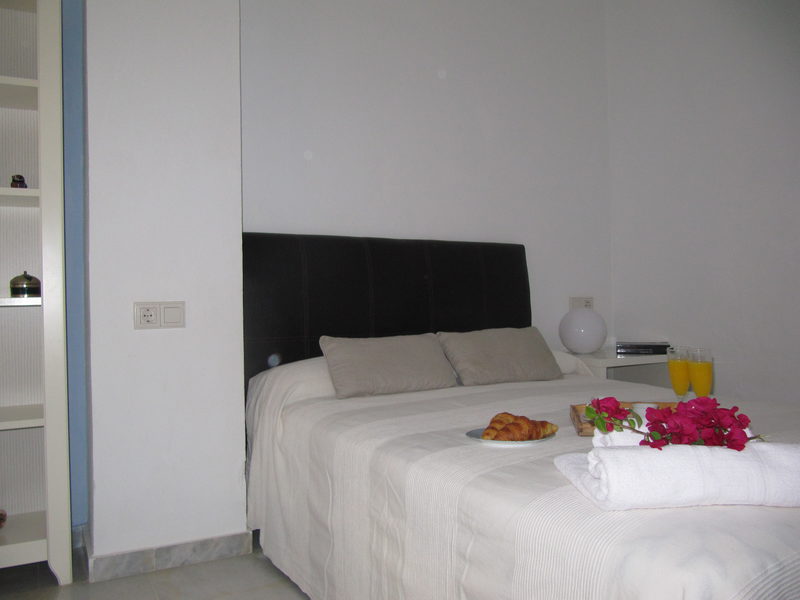 alquiler apartamento en aretusa luz en zahara de los atunes