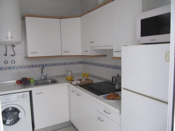 alquiler apartamento en aretusa luz en zahara de los atunes