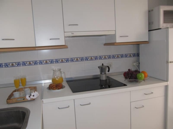 alquiler apartamento en aretusa luz en zahara de los atunes