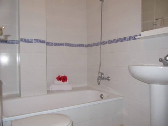 alquiler apartamento en aretusa luz en zahara de los atunes