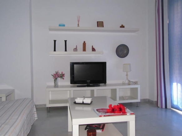 alquiler apartamento en aretusa luz en zahara de los atunes