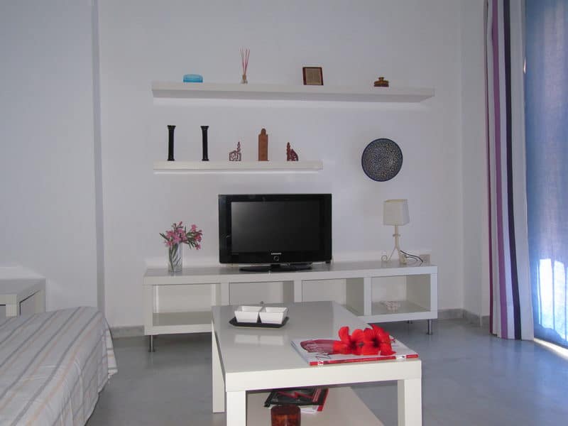 alquiler apartamento en aretusa luz en zahara de los atunes