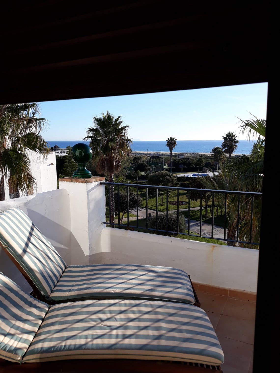 alquiler apartamento mirando al mar en zahara de los atunes