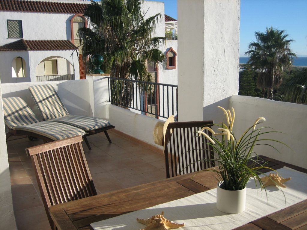 alquiler apartamento mirando al mar en zahara de los atunes