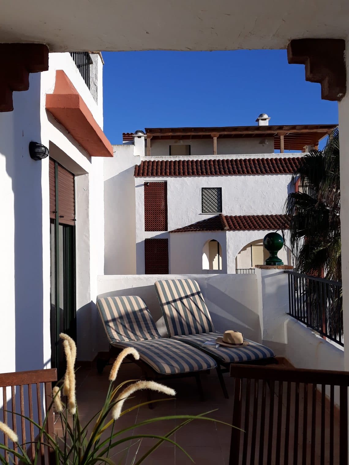 alquiler apartamento mirando al mar en zahara de los atunes