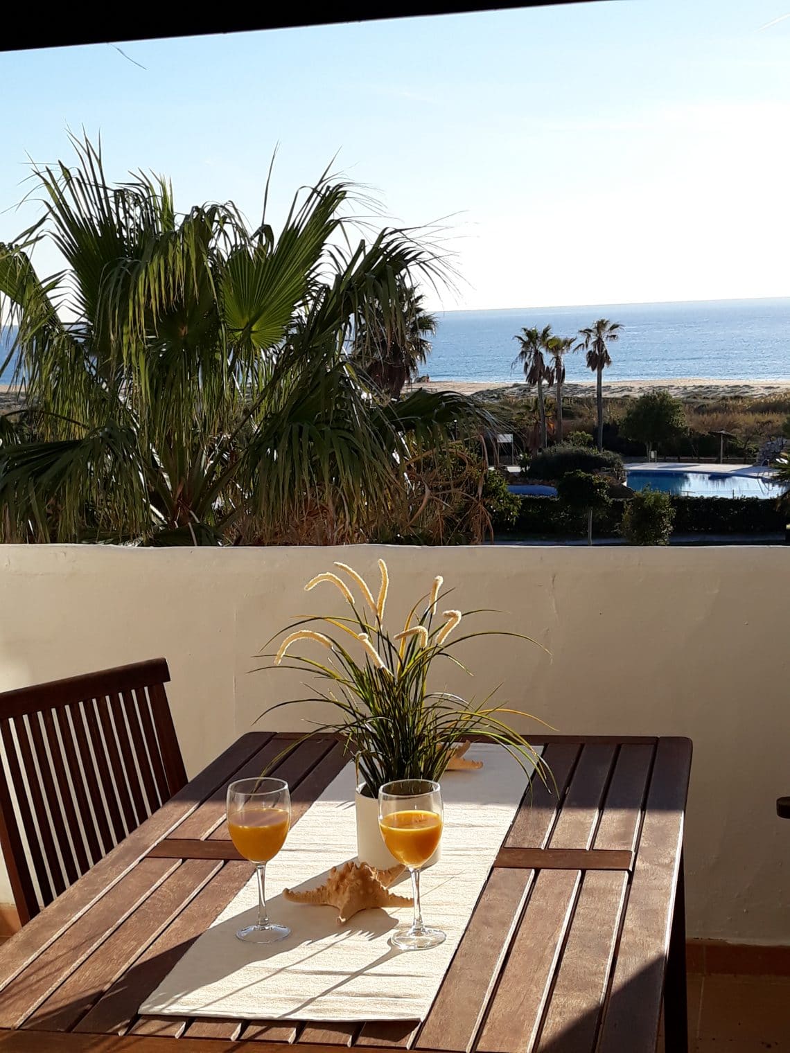 alquiler apartamento mirando al mar en zahara de los atunes