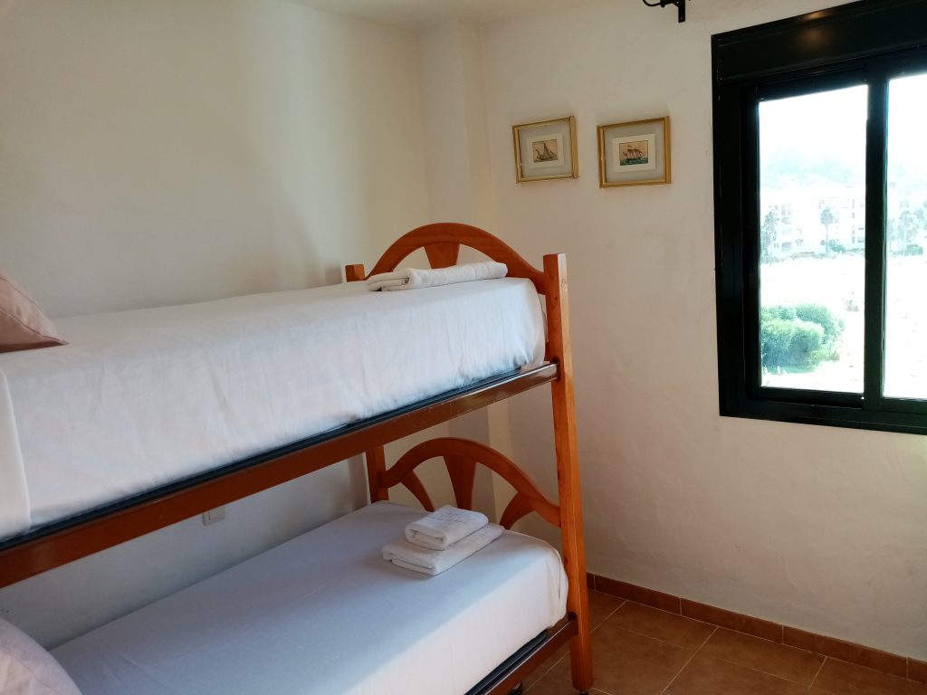 alquiler apartamento ático frente al mar en zahara de los atunes