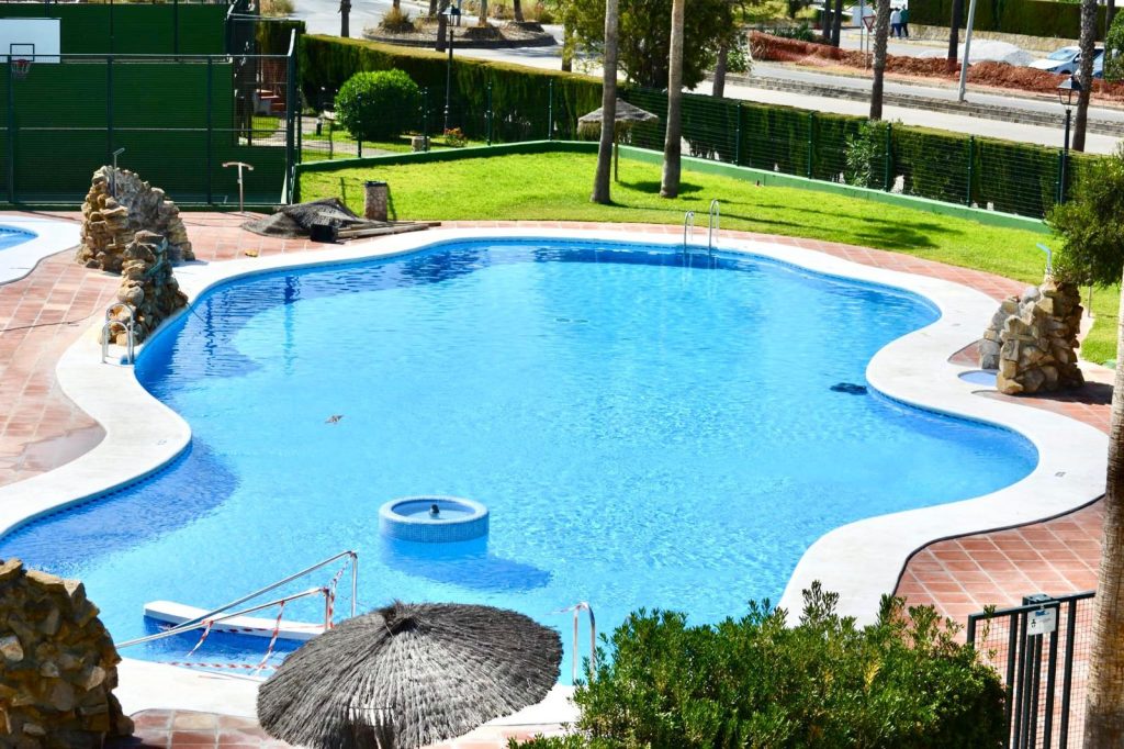 alquiler apartamento atlanterra sol vistas al mar en zahara de los atunes