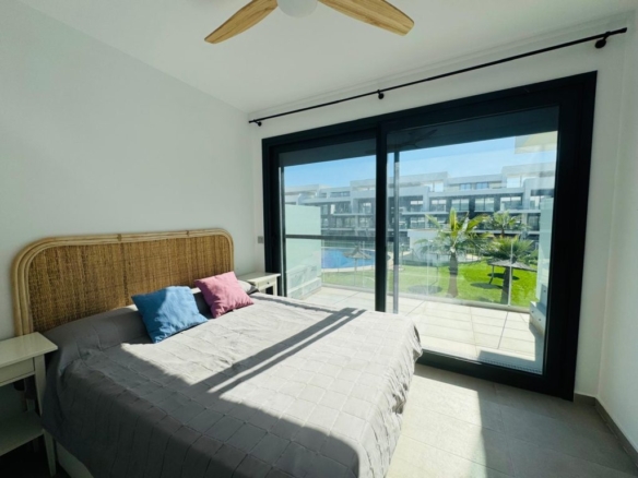 alquiler apartamento duplex con jardin en pueblo zahara de los atunes