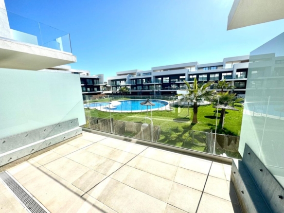 alquiler apartamento duplex con jardin en pueblo zahara de los atunes