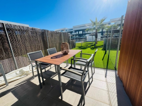 alquiler apartamento duplex con jardin en pueblo zahara de los atunes