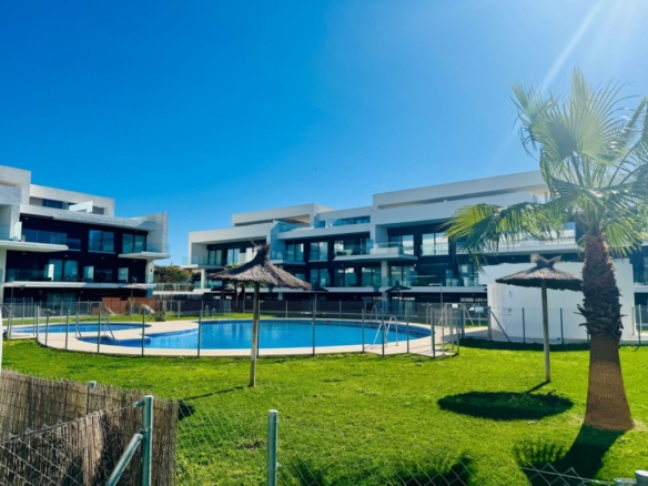 alquiler apartamento duplex con jardin en pueblo zahara de los atunes