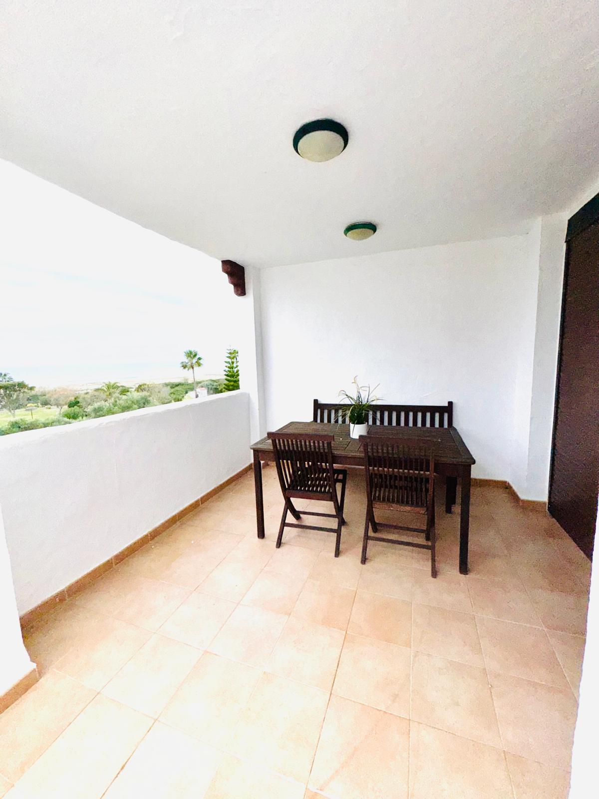 alquiler apartamento mirando al mar en zahara de los atunes